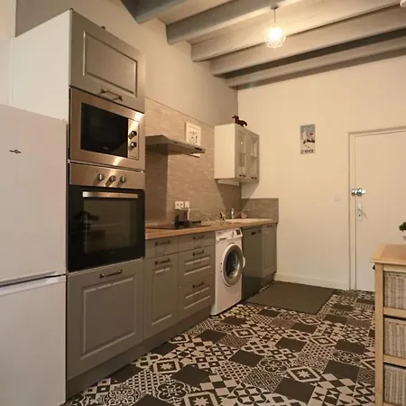 Le Metrocosy - Le Metropole